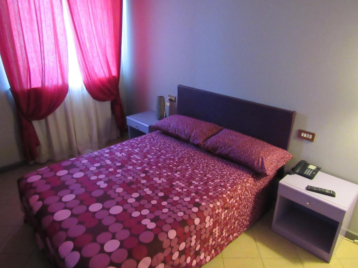 B&B The Sun Swimming & Pool טורינו מראה חיצוני תמונה