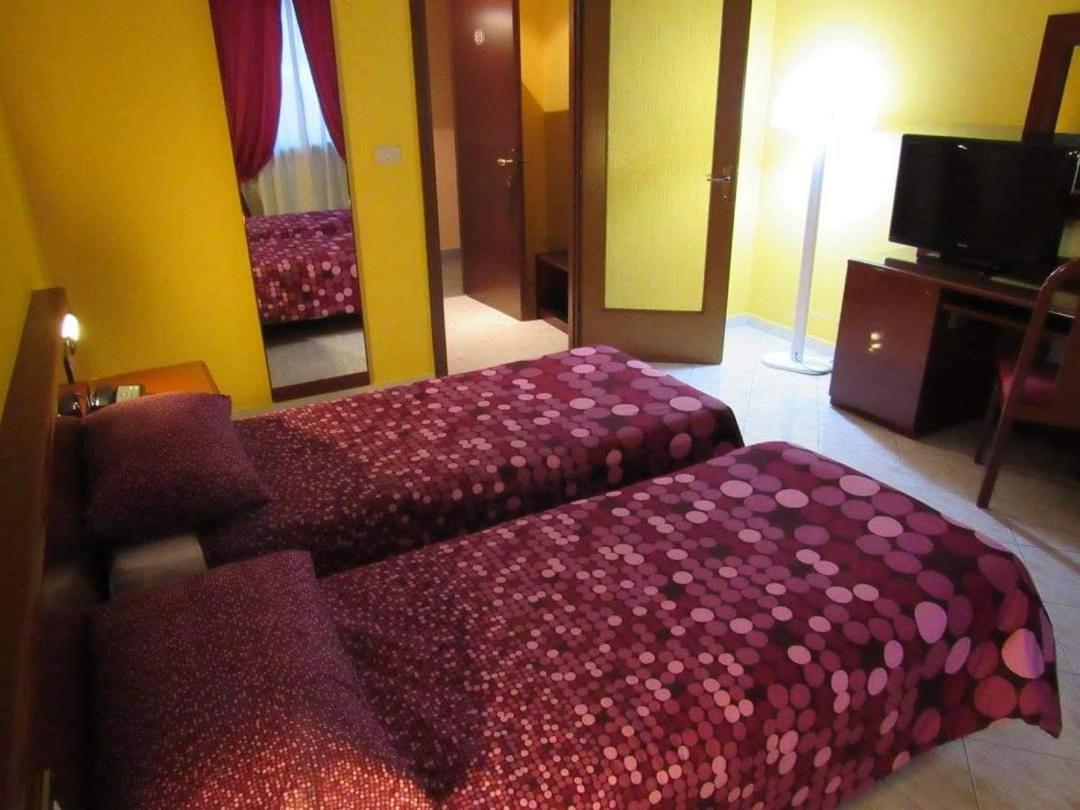 B&B The Sun Swimming & Pool טורינו מראה חיצוני תמונה